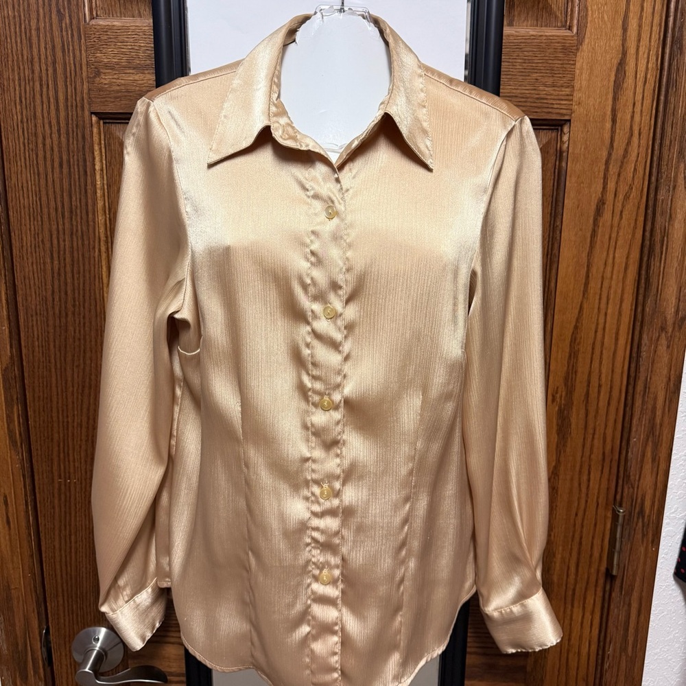 Notations Gold Blouse long sleeve button down
